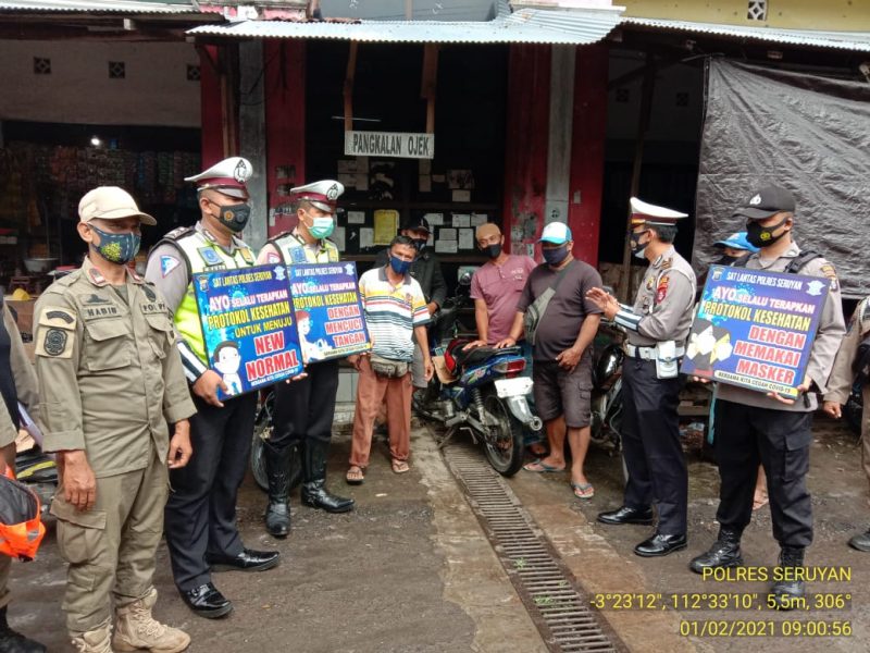 Sosialisasi Protokol Kesehatan agar masyarakat perduli dengan kesehatan guna mengurangi angka penularan Covid-19 di Kabupaten Seruyan,  Senin (1/2/2021) Pagi. Foto : Tbn