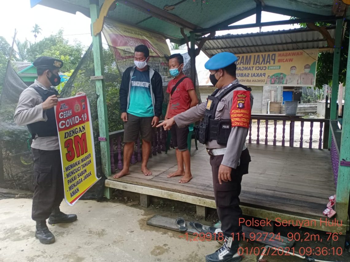Polsek Seruyan Hulu telah melaksanakan kegiatan Operasi Yustisi Penegakkan Hukum Protokol Kesehatan (Prokes) Covid-19 di di Desa Tumbang Manjul Kec. Seruyan Hulu Pada Hari Senin (01/02/2021). Foto : Tbn