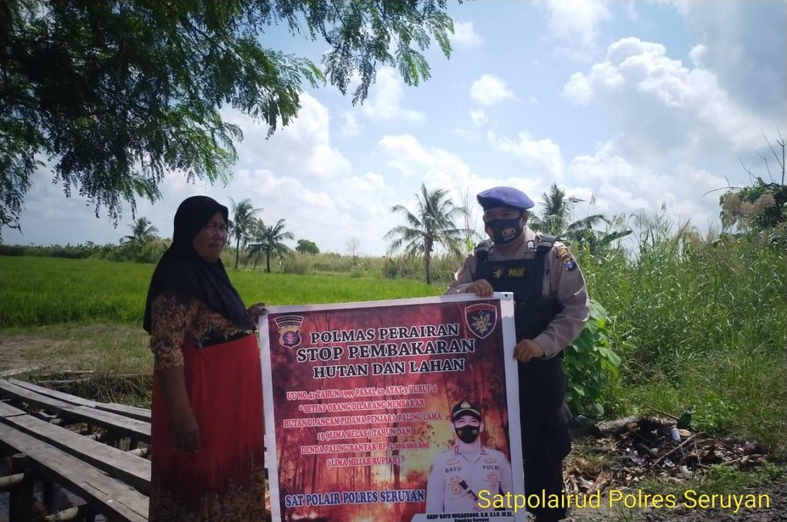 Sat Polairud Polres Seruyan melaksanakan sosialisasi dan himbauan kepada masyarakat dan petani yang berada  di Bantaran DAS Seruyan, Senin (1/3/2021). Foto : Tbn