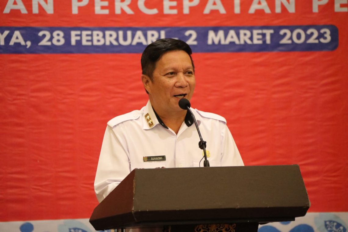 Staf Ahli Gubernur Kalteng Bidang Kemasyarakatan dan SDM Suhaemi sampaikan sambutan