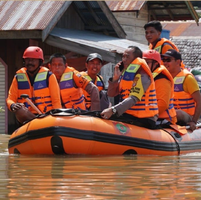 Tim BPBD Kalteng saat berada di Pujon Kec Kapuas Tengah, Kabupaten Kapuas