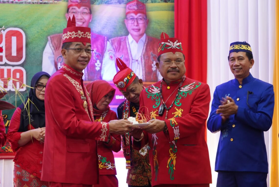 Hadiri Syukuran Hari Jadi ke-20 Kabupaten Murung Raya