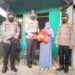 Kapolres Bersama PJU Berbagi Sembako ke Warga