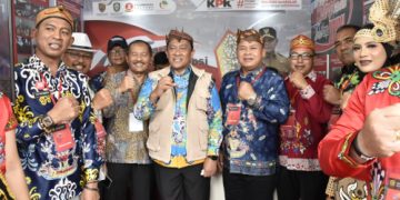 Kunjungi Pameran di Alun-Alun Kota Surabaya, Wagub Edy Pratowo : Ini Jadi Ajang Memperkenalkan Produk Khas Kalteng