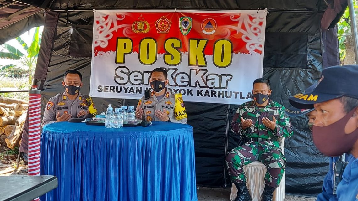 Kapolres Seruyan AKBP Bayu Wicaksono  Launching posko karhutla sebagai kesiapsiagaan dalam menghadapi penanganan Karhutla di Kabupaten Seruyan pada tahun 2021, Selasa (2/3/2021). Foto : Tbn