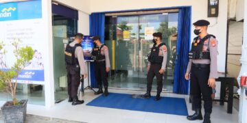 Personil Sat Samapta Polres Seruyan Laksanakan Patroli Ke Bank