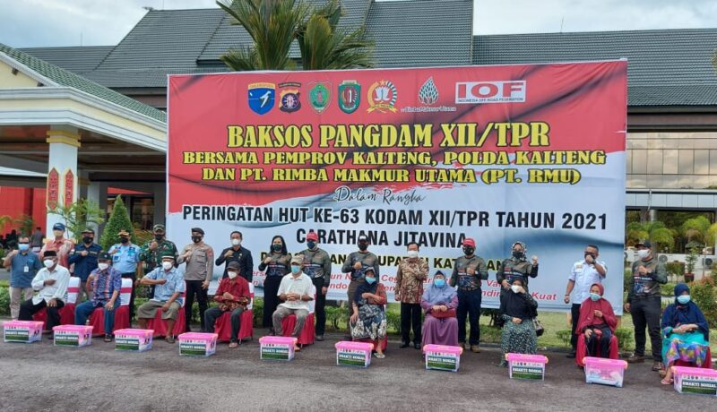 Pangdam XII Tanjungpura Mayjend TNI Muhammad Nur Rahmad, Kapolda Kalteng Irjen Pol. Dr. Dedi Prasetyo, Danrem102 Panju Panjung 
Brigjend TNI Purwo Sudaryanto, dan CEO Kalteng22 Harry Fernando Toeweh mengikuti Touring Bakti Sosial,  Palangka Raya-Katingan-Kotim-Kobar, 2-3 Juli. Foto : Ari