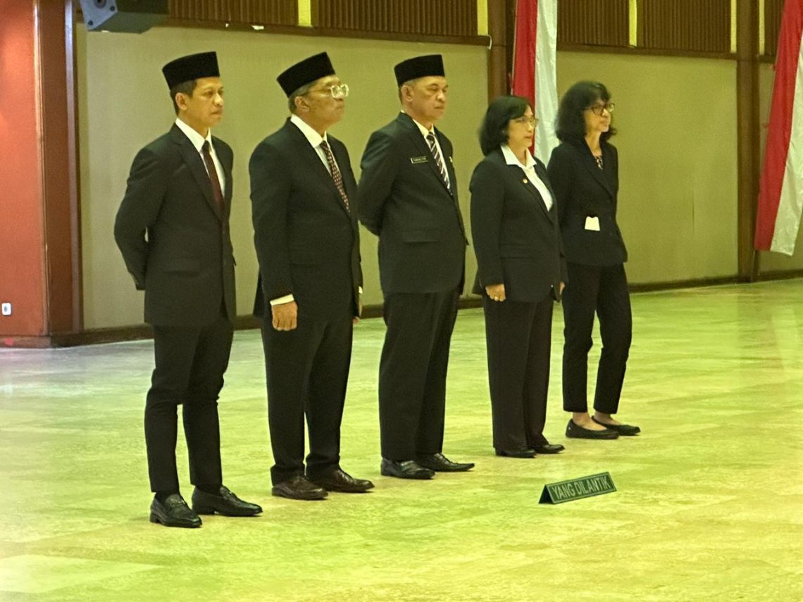 Fahrizal Fitri saat dilantik menjadi Staf Ahli Menteri Lingkungan Hidup dan Kehutanan (LHK) Bidang Hubungan Antara Lembaga Pusat dan Daerah