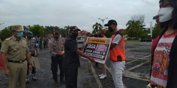 Bupati Lamandau Pimpin Apel Terpadu Operasi Pendisiplinan Protokol Kesehatan Covid-19