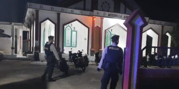 Polres Seruyan dan Jajaran Amankan Sholat Tarawih