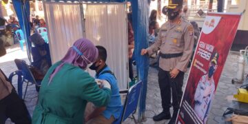 Gerai Presisi Polres Seruyan Laksanakan Vaksinasi Massal Bagi Lansia