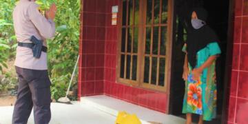 Kapolres Seruyan Serahkan Bansos Kepada Masyarakat Desa Pematang Limau