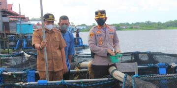 Kapolres Seruyan Cek Keramba Apung di Desa Pematang Limau