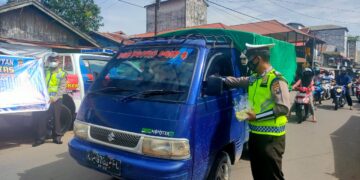 Hari Terakhir Operasi “Patuh Telabang-2021” Satlantas Polres Seruyan Bagikan Masker
