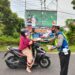 Sat Lantas Polres Seruyan Bagi Masker Untuk Pengguna Jalan