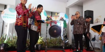 Wagub Edy Pratowo Resmikan BSI KC Palangka Raya Diponegoro