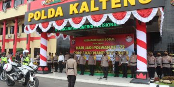 Polwan Polda Kalteng Bagikan 1.000 Paket Sembako