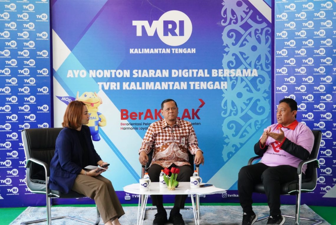 Wakil Gubernur Kalteng Edy Pratowo sebagai narasumber pada acara Talkshow di TVRI Kalteng