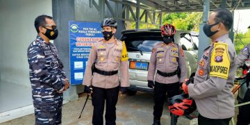 Tingkatkan Sinergitas, Kapolres Seruyan Kunjungi Pos TNI AL Kuala Pembuang