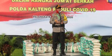 Jumat Berkah, Polda Kalteng Bagikan 10 Ton Beras ke Masyarakat