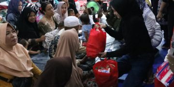 Kunjungi Korban Kebakaran di Flamboyan Bawah, Ivo Sugianto Sabran Serahkan Bantuan Logistik
