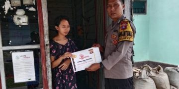 Bhabinkamtibmas Polsek Seruyan Hilir Edukasi Masyarakat Terkait Saber Pungli