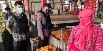 Tegakkan Prokes, Tim Yustisi Sambangi Pasar Saik Kuala Pembuang