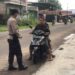 Personil Polres Seruyan Tegur Pengendara Tak Pakai Helm dan Masker