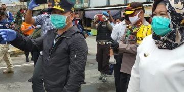 Gubernur Pantau Rafid Test Massal di Pasar Indra Sari Pangkalan Bun