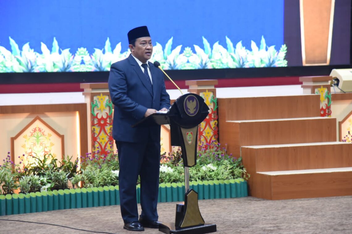 Wakil Gubernur Kalteng H. Edy Pratowo saat membacakan sambutannya