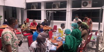 Pengurus dan Staf KONI Kalteng Rapid Tes Massal