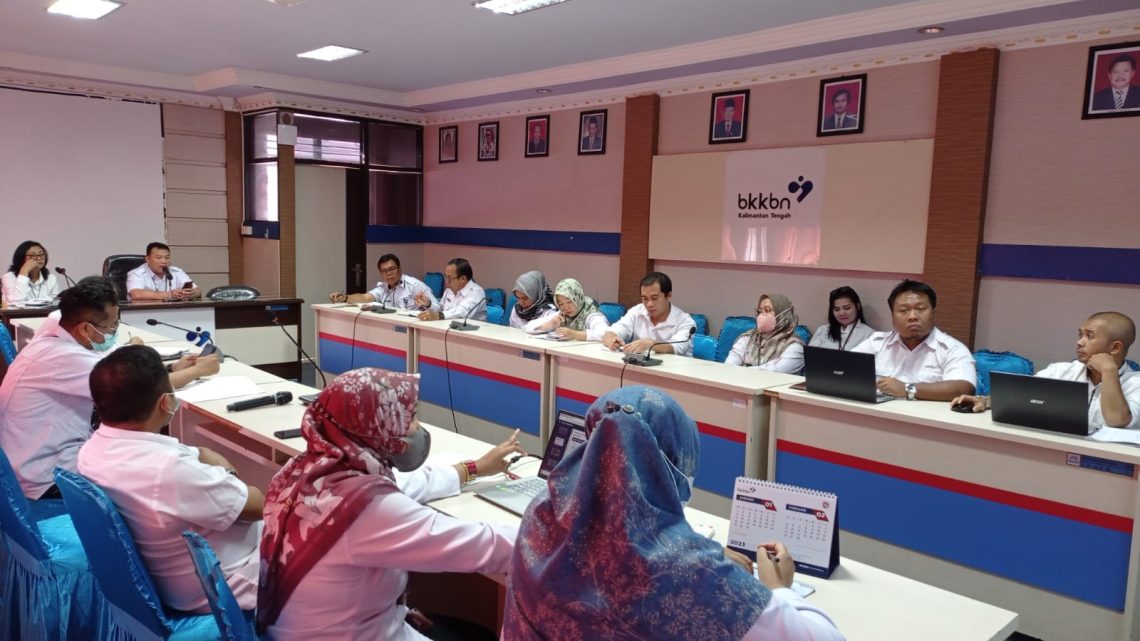 Tim Pengendali DAK BOKB Perwakilan BKKBN Prov. Kalteng melakukan rapat pengendalian DAK BOKB yang dilaksanakan di ruang rapat Lantai2 Perwakilan BKKBN Kalteng, Senin (6/2/2023). Foto : Ist