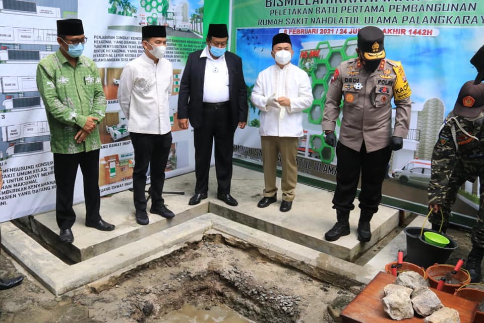 Peletakan batu pertama pembangunan Rumah Sakit NU di Jl G Obos, Sabtu (6/2/2021). Foto : Van