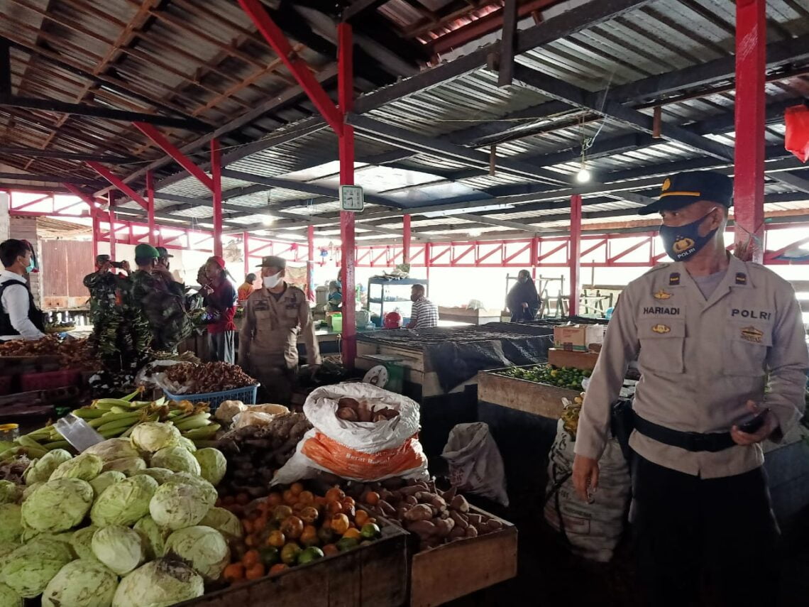 Tim Yustisi Polres Seruyan Gencar Berikan Himbauan Penerapan Protokol Kesehatan, Senin (7/6/2021). Foto : Tbn