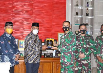 Danlanal Kunjungi Pemkab Kobar, Bahas Pembangunan Lanal Kumai