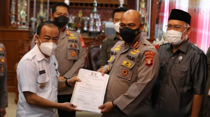 Sekolah Polisi Negara (SPN) Polda Kalteng melakukan penandatanganan MoU atau nota kesepahaman dengan Pemerintah Kabupaten Seruyan, Kamis (7/4/2022). Foto : Tbn