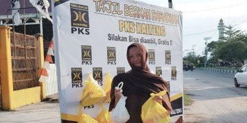 Wow! Begini Cara Unik PKS Kalteng Bagi-bagi Takjil di Tengah Pandemi Covid-19