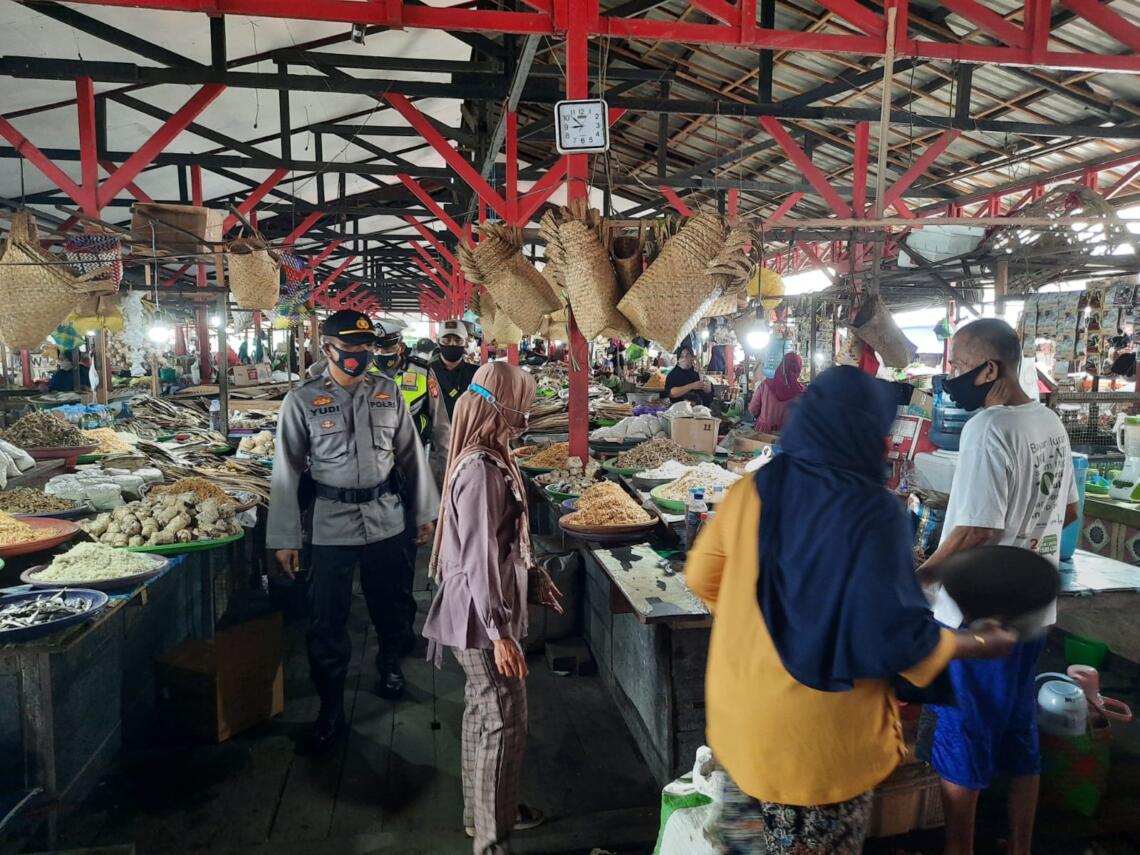 Polres Seruyan melaksanakan giat Yustisi dalam rangka memutus mata rantai Penyebaran covid-19 di Kab. Seruyan, Minggu (8/08/2021). Foto : Tbn
