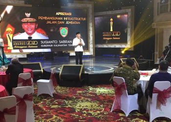 H. Sugianto Sabran Dapat Penghargaan Sebagai Tokoh Infrastruktur Jalan dan Jembatan Indonesia Awards
