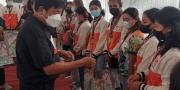 H. Abdul Rasyid Berikan Bonus Atlit Kalteng Peraih Medali di PON Papua