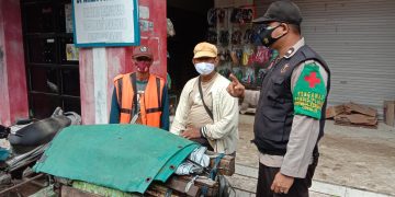 Personel Polres Seruyan Sosialisasi Kamtibmas dan Prokes di Pasar Saik