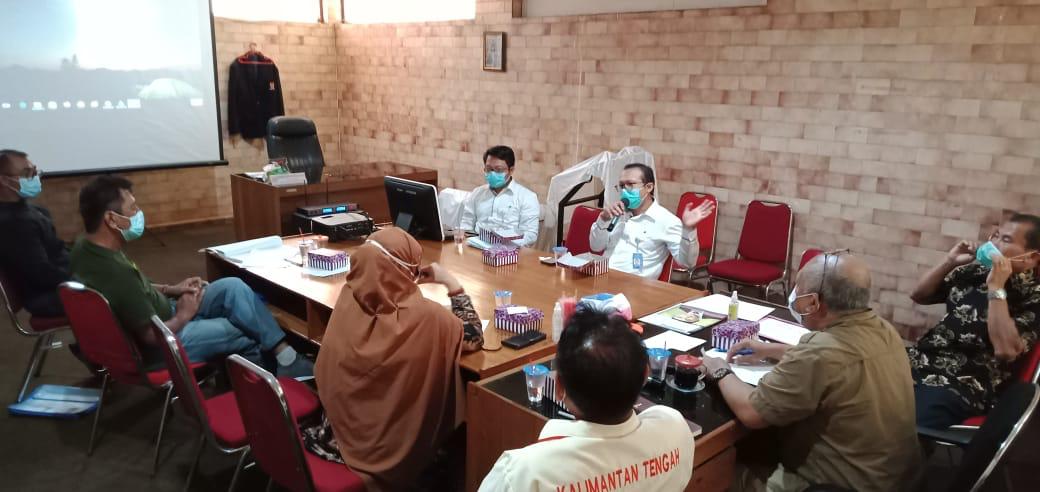 Kepala Bidang kepesertaan BPJS Ketenagakerjaan Kantor Cabang Palangka Raya Agung Pambudi menyampaikan, sosialisasi program perlindungan bagi peserta mendapatkan santunan kecelakaan kerja, jaminan hari tua, kematian dan pensiun, Selasa (9/2/20221). Foto : Ist.