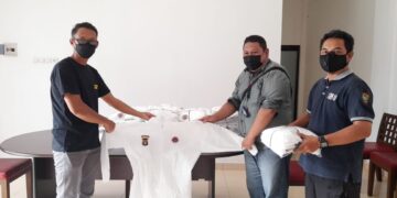 Kalteng22 Bantu 100 Baju APD Untuk ERP