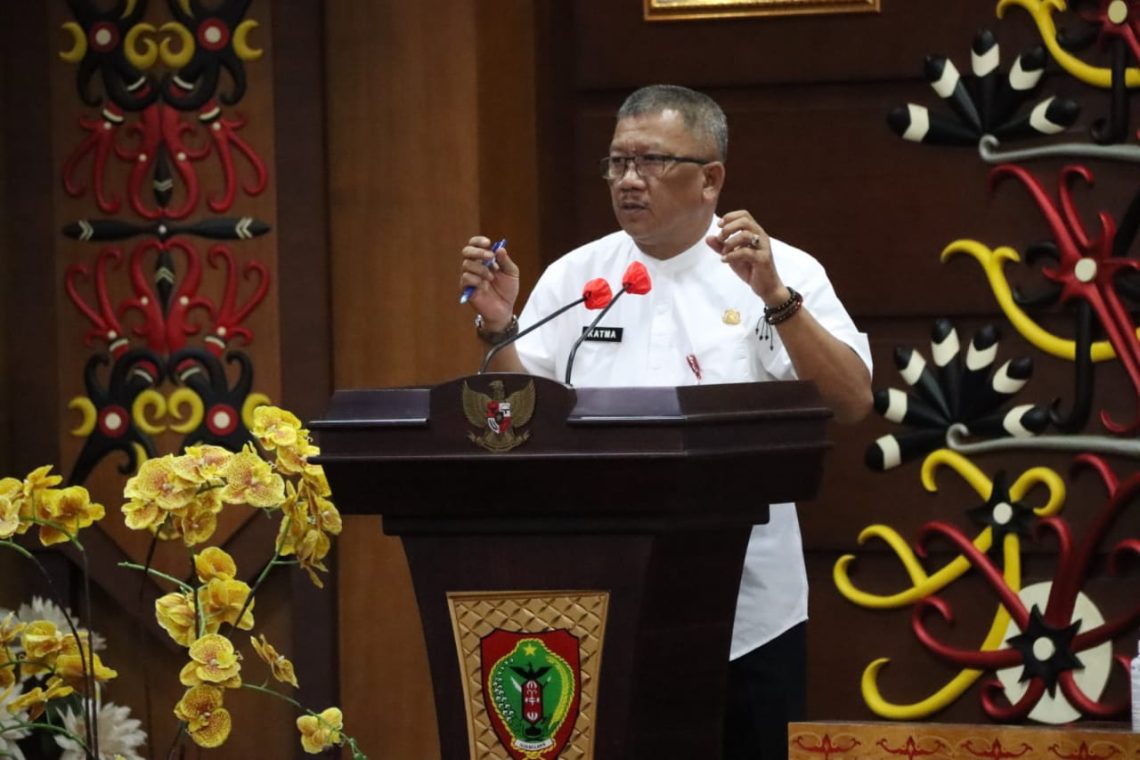 Asisten Bidang Pemkesra Setda Prov. Kalteng Katma F Dirun sampaikan sambutan