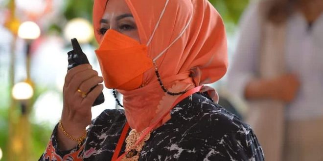 Ketua Harian Tim Satgas Covid-19 Kota Emi Abriyani
