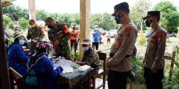 Kapolres Seruyan Cek Pelaksanaan Vaksinasi Massal di Kec. Seruyan Raya