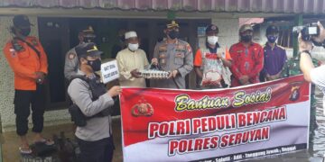 Peduli Korban Banjir, Kapolres Seruyan Salurkan Bantuan Sembako