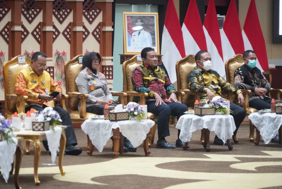 Wagub Kalteng H. Edy Pratowo mengikuti acara puncak Peringatan Hakordia secara virtual