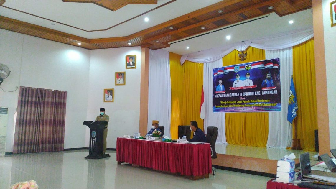 Bupati Lamandau H. Hendra Lesmana saat memberikan arahannya pada
Musda ke-IV DPD KNPI Lamandau Tahun 2021. FOTO : by.