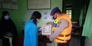 Satpolairud Polres Seruyan Sosialisasikan Larangan Karhutla ke Warga Pesisir Seruyan